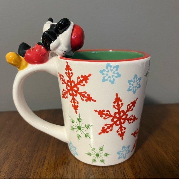 Mickey Mouse Christmas mug with figurine on the handle. - Picture 2 of 8